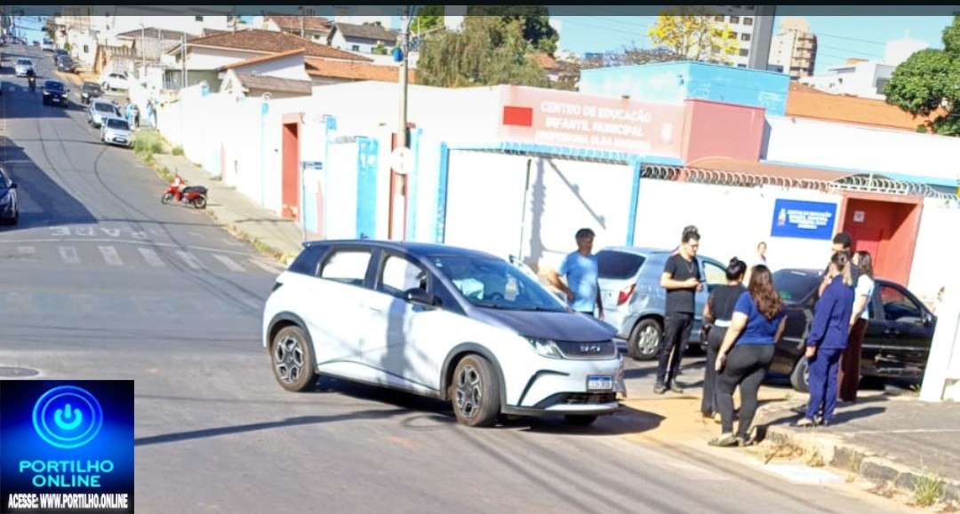 👉🏻🗣🚧🚨🫣😱🤔🚔🚑🚒Deu 🫨 chicote 🔌 0 primeiro carro elétrico se envolve numa ” tripla batida”. Acidente em Patrocinio.” Tudo normal”!