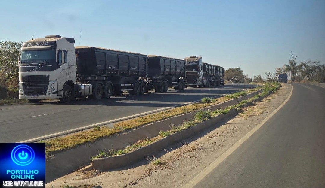 🫵🏻👎🏻🚔🤔🚧🚨DENÚNCIA CADÊ A POLÍCIA RODOVIÁRIA?😱👉🏻: CAMINHÕES QUE CARREGAM GESSO ESTÃO PARANDO NO MEIO DA MG-230 E COLOCANDO VIDAS EM RISCO