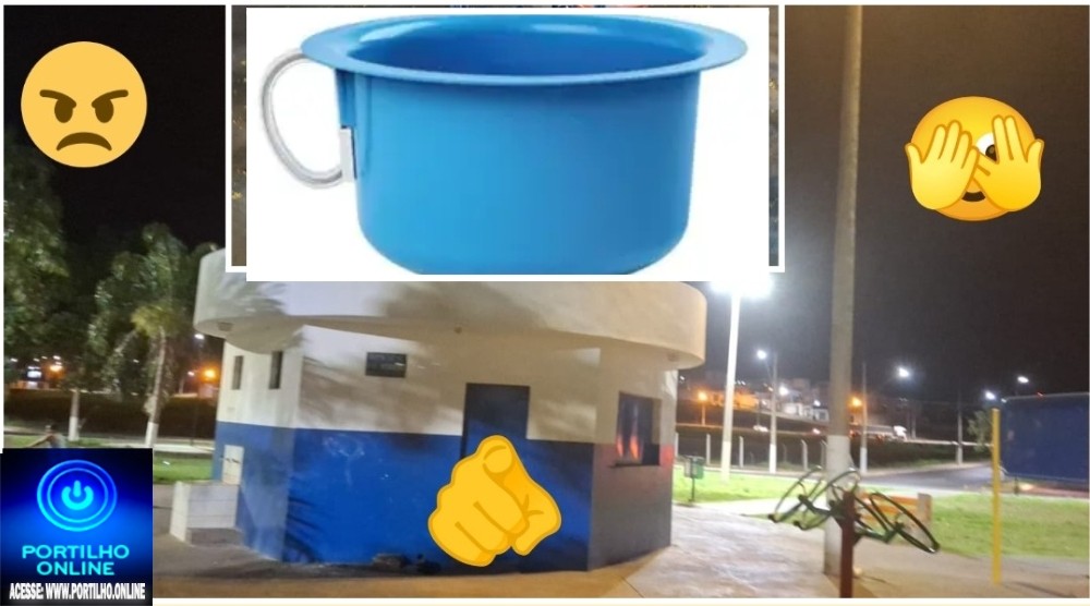👉🏻🫵🏻🤔😡😤🚽🧻Praça dos bonheiros trancados. Os usuários tem que levar ” pinico”.😱