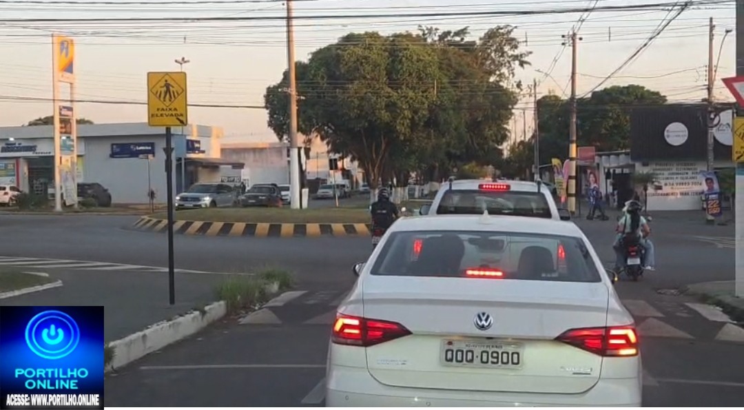 👉🏻🚧🫵🏻👎🏻😱🚨🚔🚦 Motoristas enfrentam demora no cruzamento da Faria Pereira com a Rua Edmundo Coutinho de Aguiar