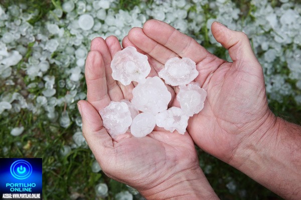 👉🏻🌩️🌩️😱🚨🚒🚑👀🫵🏻Alerta de tempestade e granizo em MG: A cidade de Patrocinio está na rota da chuva 🌧️ de granizo.
