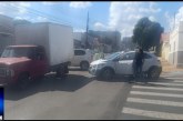 👉🏻😱🚨🚧🛑🚑🚒🚔 ACIDENTE! MULHER AO VOLANTE, PERIGO CONSTANTE? 🚗💥 CAMINHONETE É ATINGIDA APÓS DESRESPEITO À PLACA DE PARE!