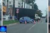 🚨🚔🏍️ ACIDENTE NO CRUZAMENTO DA AVENIDA FARIA PEREIRA COM A RUA CORONEL RABELO, NA ÁREA CENTRAL DE PATROCÍNIO! 🚛⚠️