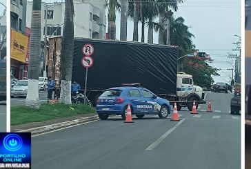 🚨🚔🏍️ ACIDENTE NO CRUZAMENTO DA AVENIDA FARIA PEREIRA COM A RUA CORONEL RABELO, NA ÁREA CENTRAL DE PATROCÍNIO! 🚛⚠️