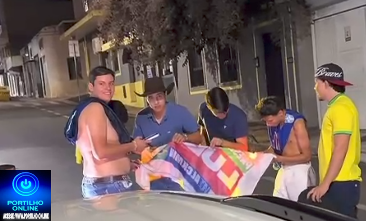 👉📢🤔😱🚨 Você 🫵 reconhece ELES?!🚓🚔🗽⚖️ Fascistas ante democráticos Bolsonaristas arrancou bandeira das mãos de uma senhorinha